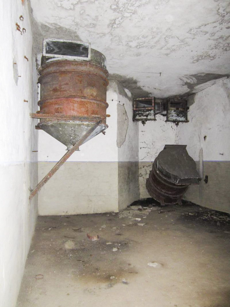 Ligne Maginot - OBERROEDERN NORD - (Casemate d'infanterie - Double) - Salle de ventilation et filtrage d'air - Gregory Fuchs