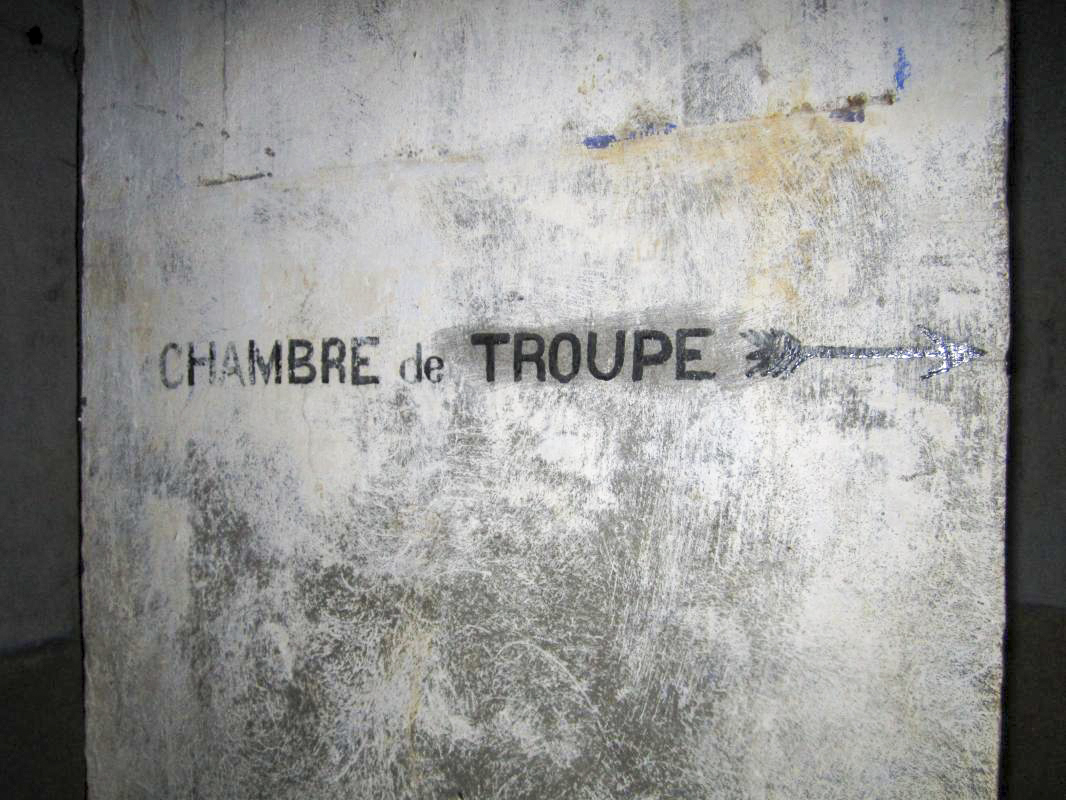 Ligne Maginot - OBERROEDERN NORD - (Casemate d'infanterie - Double) - Inscription 'chambre de troupe' - Gregory Fuchs