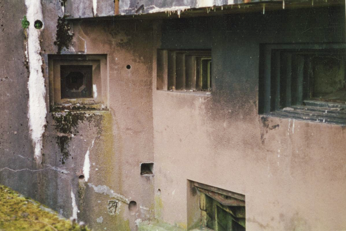Ligne Maginot - BOIS de HOFFEN Ouest ( Casemate d'infanterie ) -  - sebach