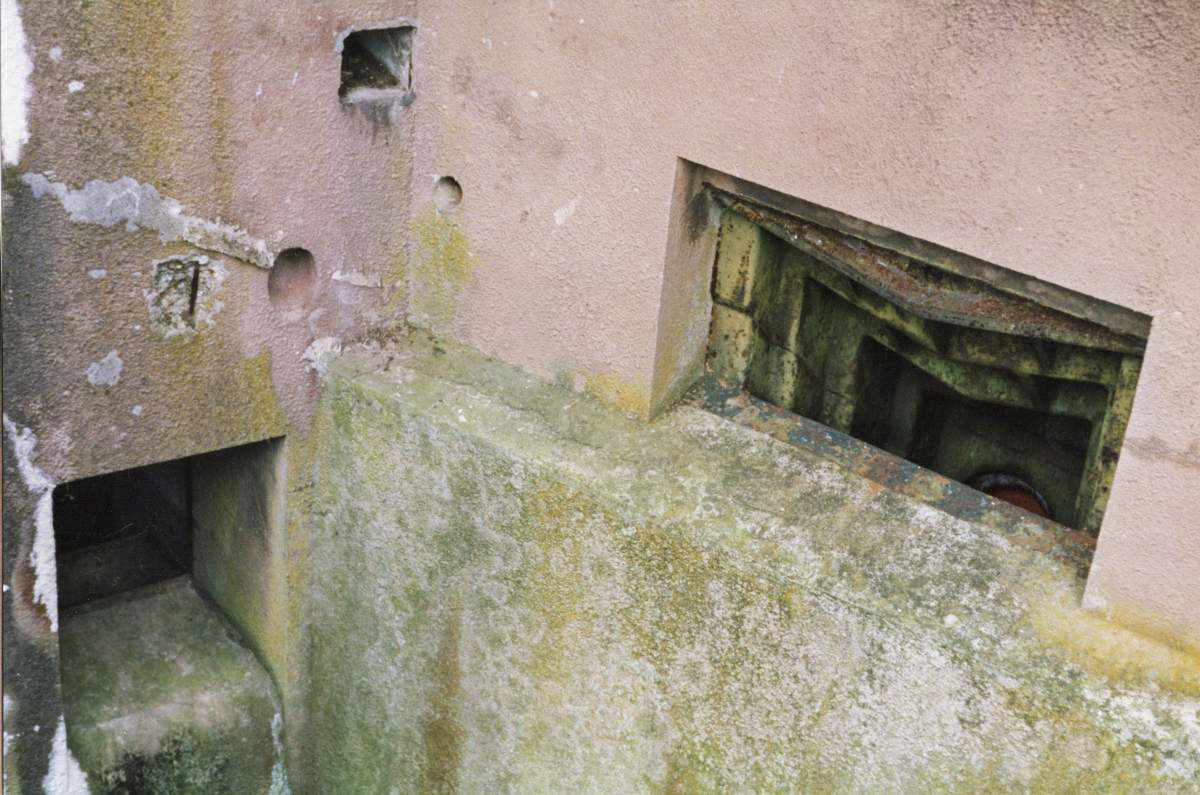 Ligne Maginot - BOIS de HOFFEN Ouest ( Casemate d'infanterie ) -  - sebach