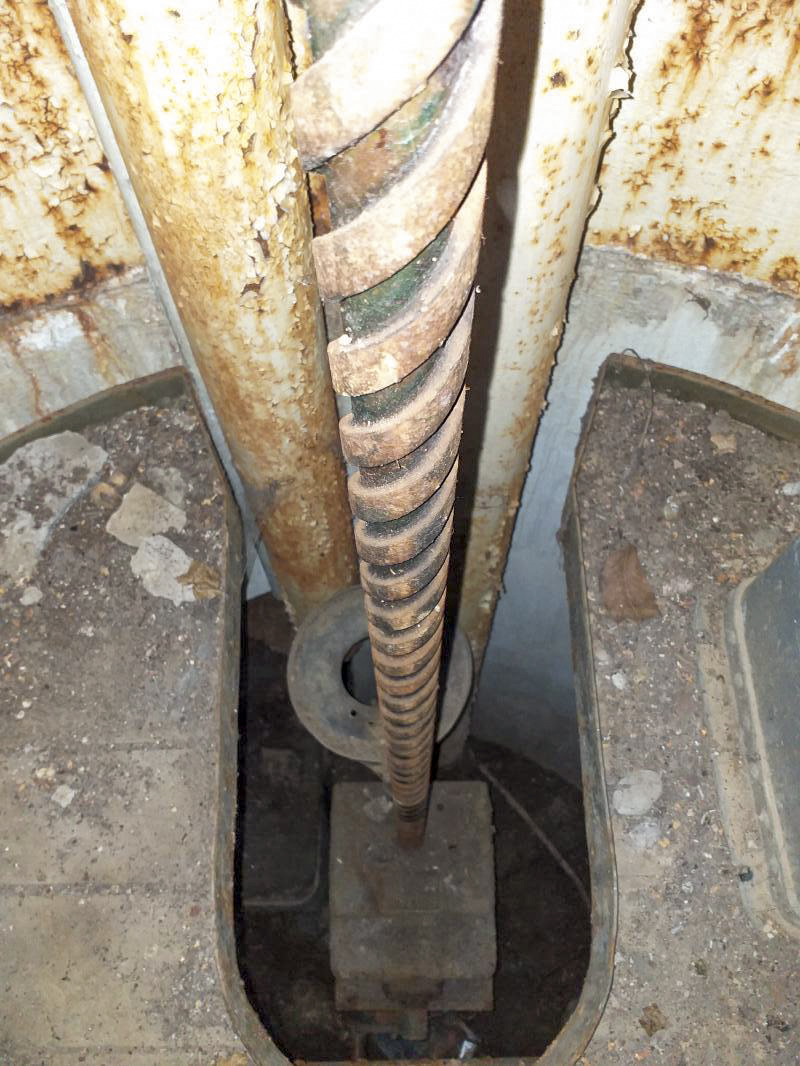 Ligne Maginot - BOIS de HOFFEN Ouest (Casemate d'infanterie) - Vis sans fin de la noria d'approvisionnement - Gregory Fuchs