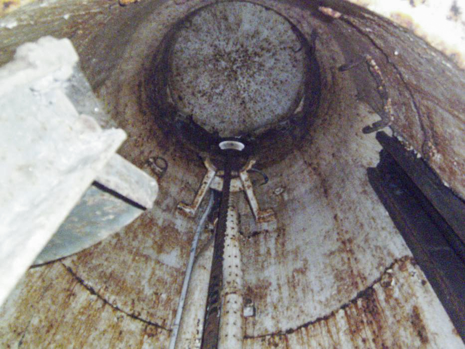 Ligne Maginot - BOIS de HOFFEN Ouest (Casemate d'infanterie) - La cloche pour mitrailleuses, vide de tout équipement - GLÜCKSJÄGER GJ13
