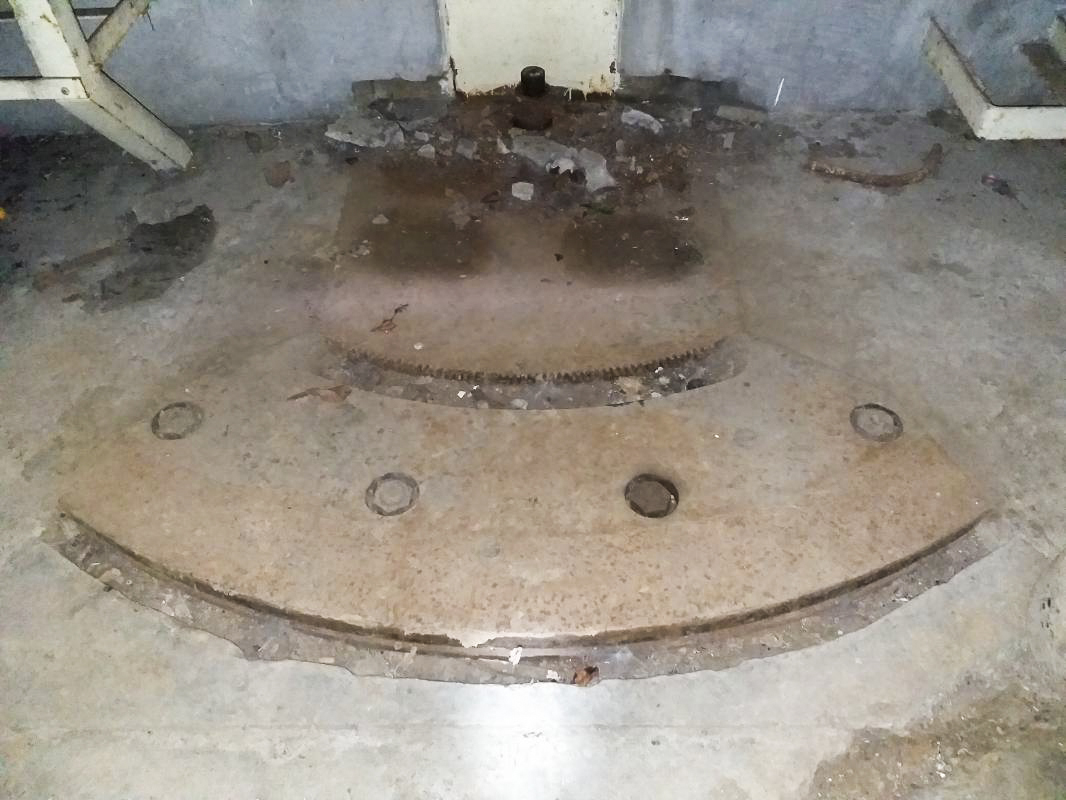 Ligne Maginot - BOIS de HOFFEN Ouest (Casemate d'infanterie) - Assise d'un mortier de 81 - Gregory Fuchs