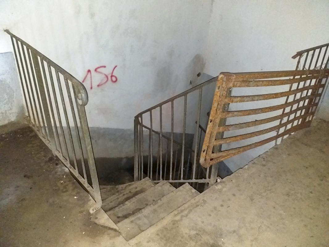 Ligne Maginot - BOIS de HOFFEN Ouest (Casemate d'infanterie) - Escalier vers étages inférieurs - Gregory Fuchs