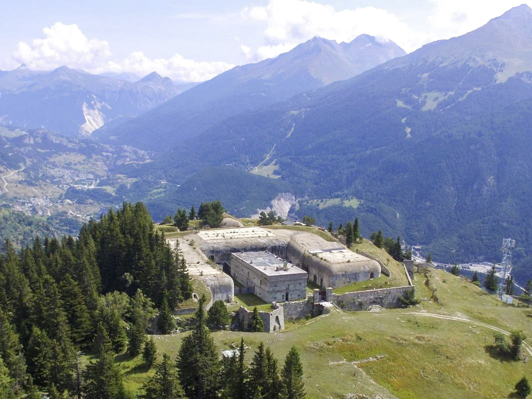 Ligne Maginot - SAPEY (30° DBAF ET 164° RAP) - (PC de Sous-Secteur) - Vue d'ensemble - JOLAS, Jean-Michel