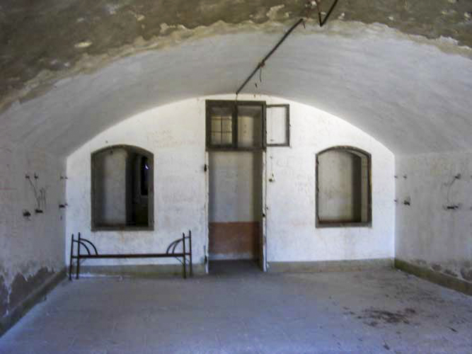 Ligne Maginot - SAPEY (30° DBAF ET 164° RAP) - (PC de Sous-Secteur) - Chambre de troupe de la caserne centrale - ZEIG Marc