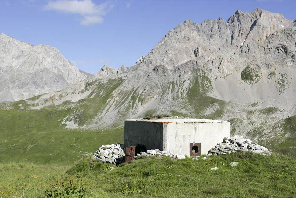 Ligne Maginot - VALLEE ETROITE - (Ouvrage d'infanterie) - Le bloc 2
Sortie de secours et créneau pour FM 24/29 - ZEIG Marc