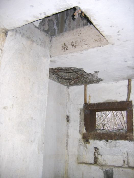 Ligne Maginot - EICHELFELD 1 - (Blockhaus pour arme infanterie) - Vue de la trappe d'accès à l'étage inférieur - Les Gardiens du Rhin