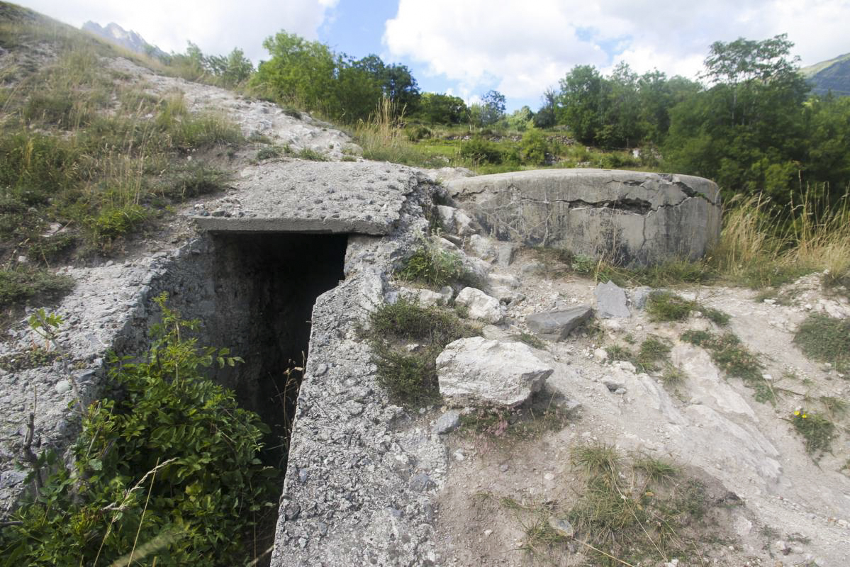 Ligne Maginot - B8B - LA PORTE 2 - (Blockhaus pour arme infanterie) - L'entrée - JOLAS, Jean-Michel