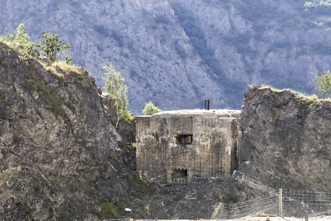 Ligne Maginot - B14 - PAS DE LA PORTE NORD - SA-8 - (Blockhaus pour canon) - vu de face - JOLAS, Jean-Michel