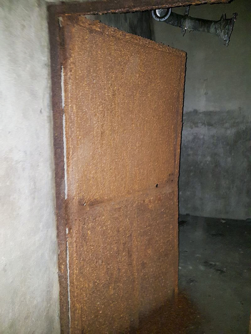 Ligne Maginot - TUNNEL DE L'ECLUSE - (Blockhaus pour canon) - Porte du magasin - Ellena-Cuny