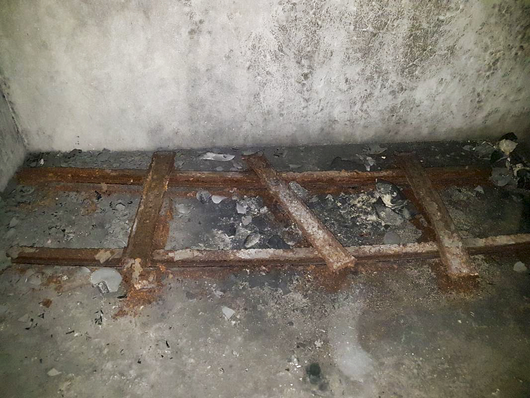 Ligne Maginot - TUNNEL DE L'ECLUSE - (Blockhaus pour canon) - Reste de voie de 60 dans le magasin - Ellena-Cuny