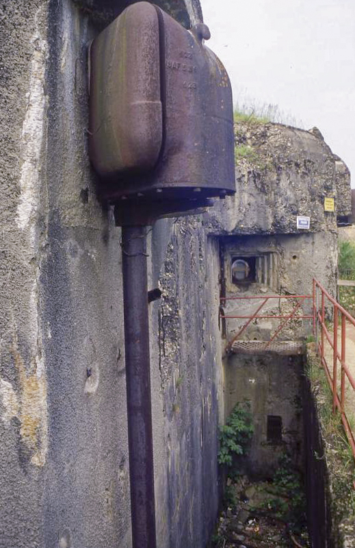 Ligne Maginot - NORD-OUEST DE SINGLING DROITE - (Casemate d'infanterie) - Le fossé - HEMMERT Valentin
