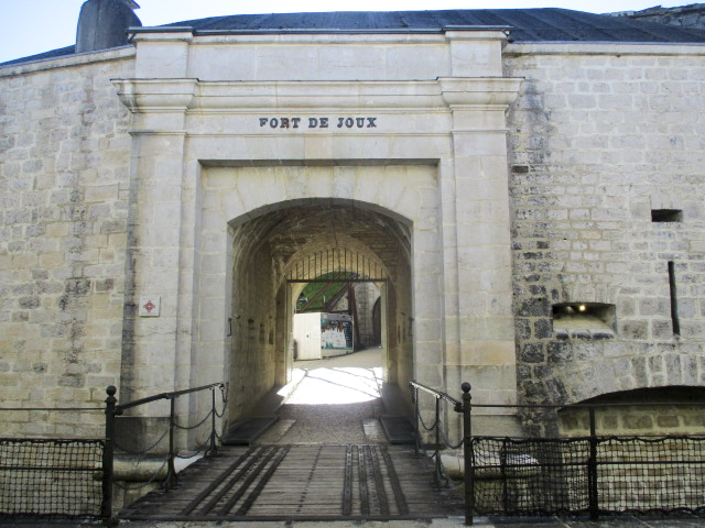 Ligne Maginot - FORT DE JOUX - (Position d'artillerie préparée) - Entrée du fort. - Randonneur62
