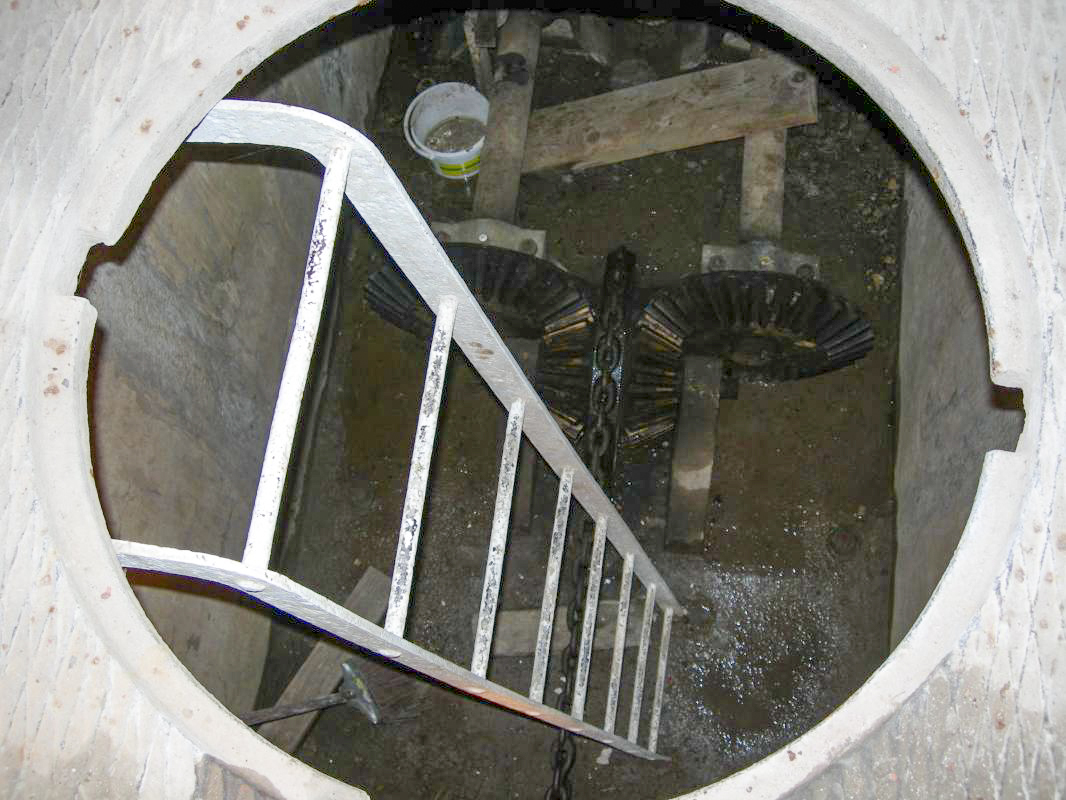 Ligne Maginot - FORT DE JOUX - (Position d'artillerie préparée) - Mécanisme d'ouverture du verrou - ELLENA-CUNY