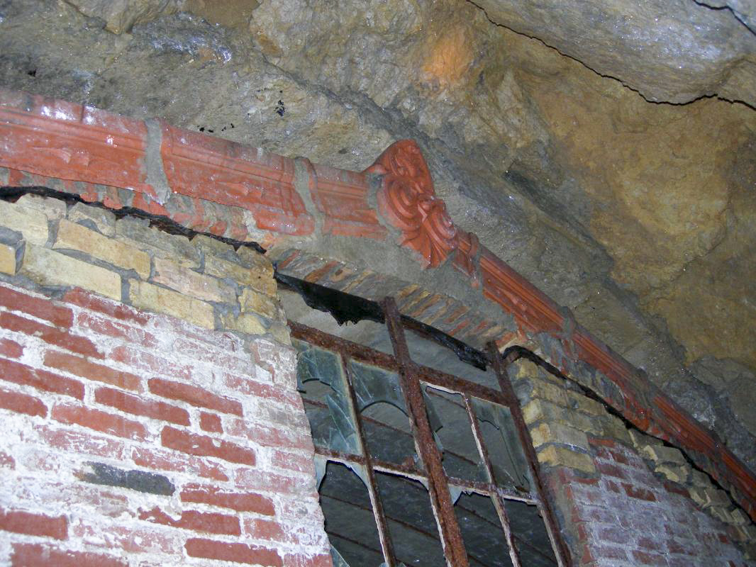 Ligne Maginot - FORT DU LARMONT SUPERIEUR - (Casernement) - Abri sous roc - ELLENA-CUNY