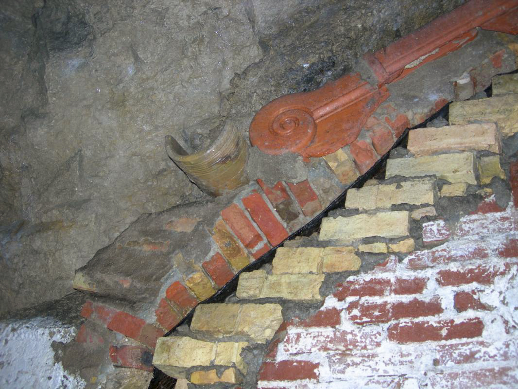 Ligne Maginot - FORT DU LARMONT SUPERIEUR - (Casernement) - Abri sous roc - ELLENA-CUNY