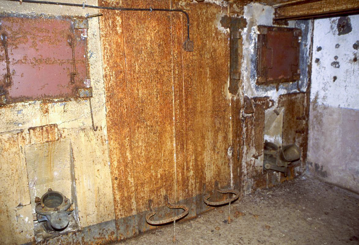 Ligne Maginot - BOIS DE KANFEN EST - C43 - (Casemate d'infanterie) - L'intérieur de la casemate - Valentin Hemmert
