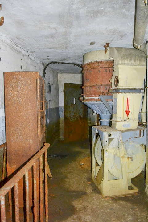 Ligne Maginot - BOIS DE KANFEN OUEST - C42 - (Casemate d'infanterie - Simple) - Ventilateur type A avec son filtre SP 36 - PAVEL Jan