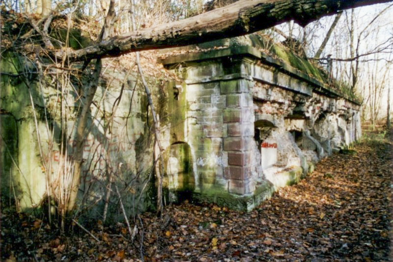 Ligne Maginot - OUVRAGE NEY-RAPP - (Position d'artillerie préparée) - Caserne
Vue sur l'aile gauche endommagée par les destructions françaises - Antoine Schoen