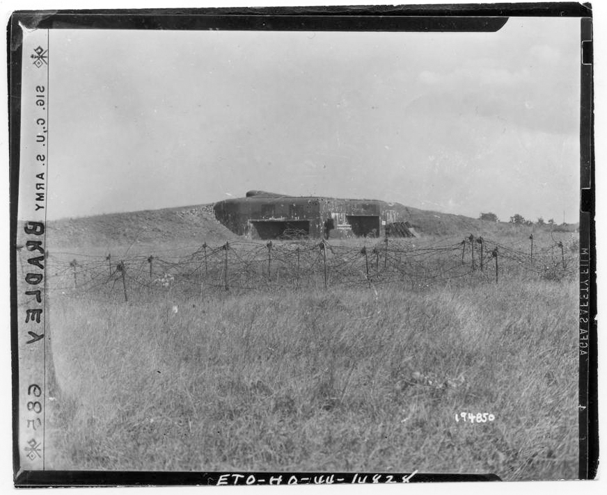 Ligne Maginot - Casemate de la ROUTE d'OTTANGE Ouest -  - US Signal Corp