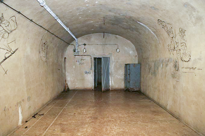 Ligne Maginot - LAVOIR - (Ouvrage d'artillerie) - Bloc 5 
Magasin à munitions M2 - ZEIG Marc