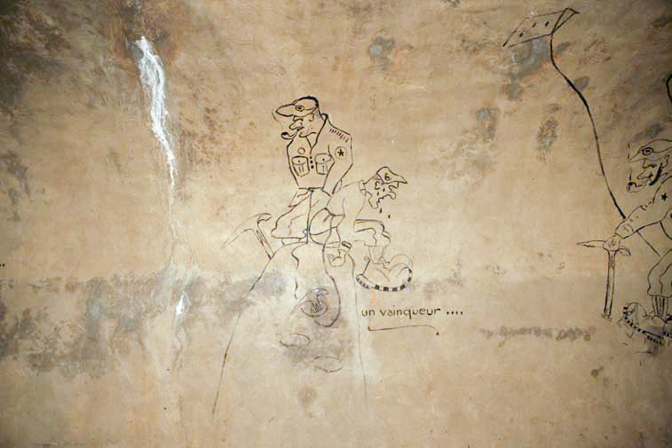 Ligne Maginot - LAVOIR - (Ouvrage d'artillerie) - Bloc 5 
Graffiti dans le magasin M2 - ZEIG Marc
