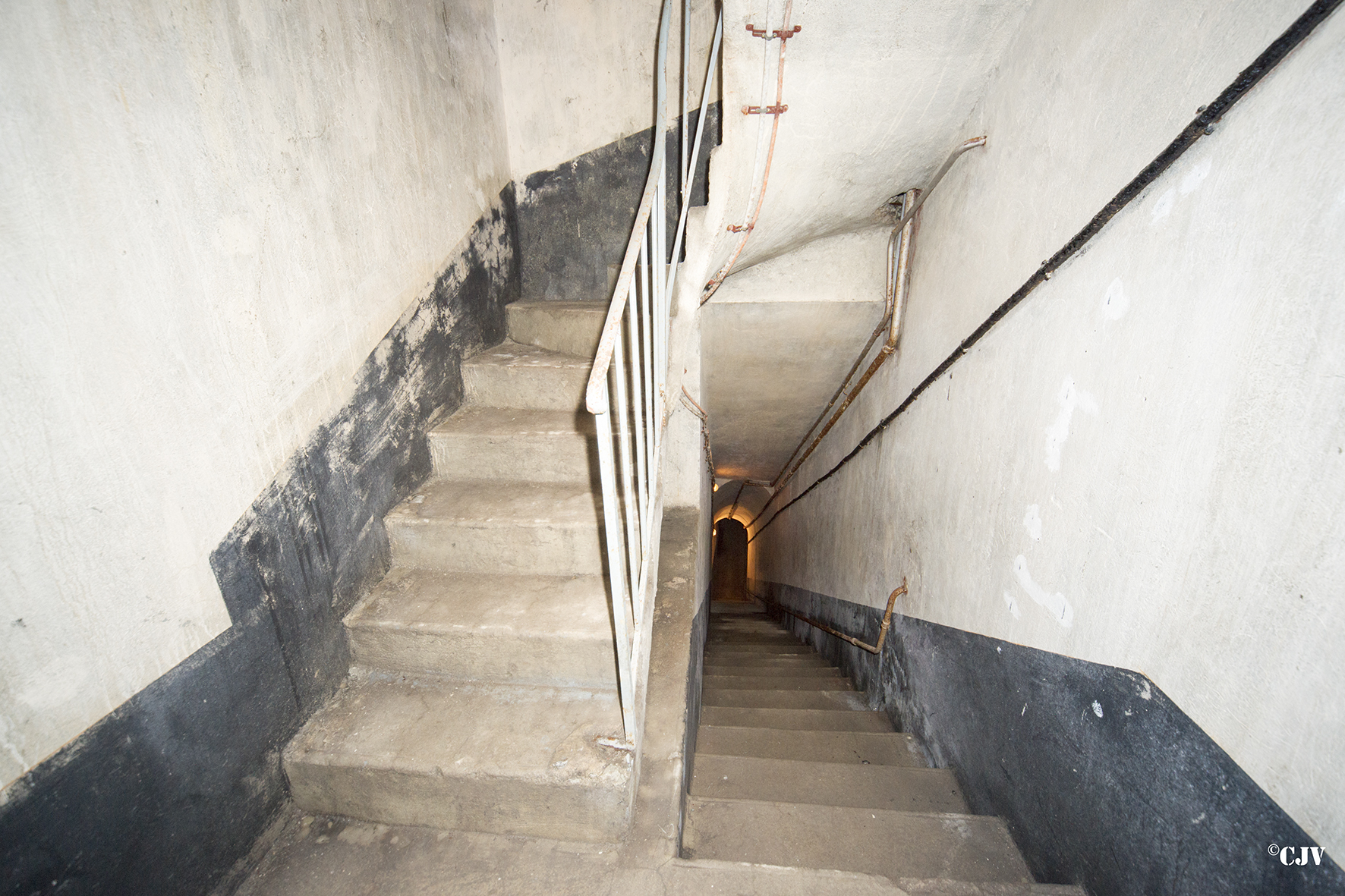 Ligne Maginot - GONDRAN E - (Ouvrage d'infanterie) - L'escalier entre bloc 1 et le casernement - Lia VERMEULEN
