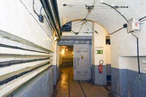 Ligne Maginot - SCHOENENBOURG - (Ouvrage d'artillerie) - Bas de l'entrée munitions
Porte blindée vue coté ouvrage