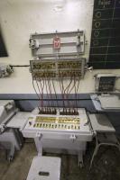 Ligne Maginot - SCHOENENBOURG - (Ouvrage d'artillerie) - Le PC de l'ouvrage
Central mural TM 32 pour 32 abonnés avec table opérateur à 14 circuits
(Reconstitution)