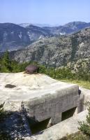 Ligne Maginot - MONTE GROSSO (MG) - E02 - (Ouvrage d'artillerie) - Bloc 4
Face nord-est (gauche).
Créneaux de mortier de 81 mm en fossé
Années 1980