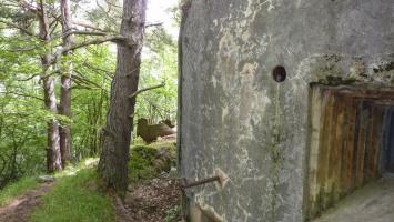Ligne Maginot - MONTE GROSSO (MG) - E02 - (Ouvrage d'artillerie) - Bloc 8
Les restes de la cloche GFM