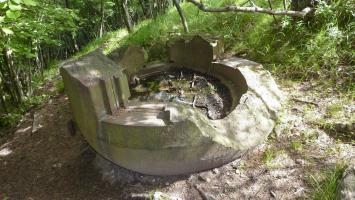 Ligne Maginot - MONTE GROSSO (MG) - E02 - (Ouvrage d'artillerie) - Bloc 8
Les restes de la cloche GFM