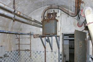 Ligne Maginot - BOIS d'ESCHERANGE - X3 (Quartier Kanfen - I/169°RIF) ( Abri ) - L'usine éléctrique.
Le transformateur d'alimentation extérieure