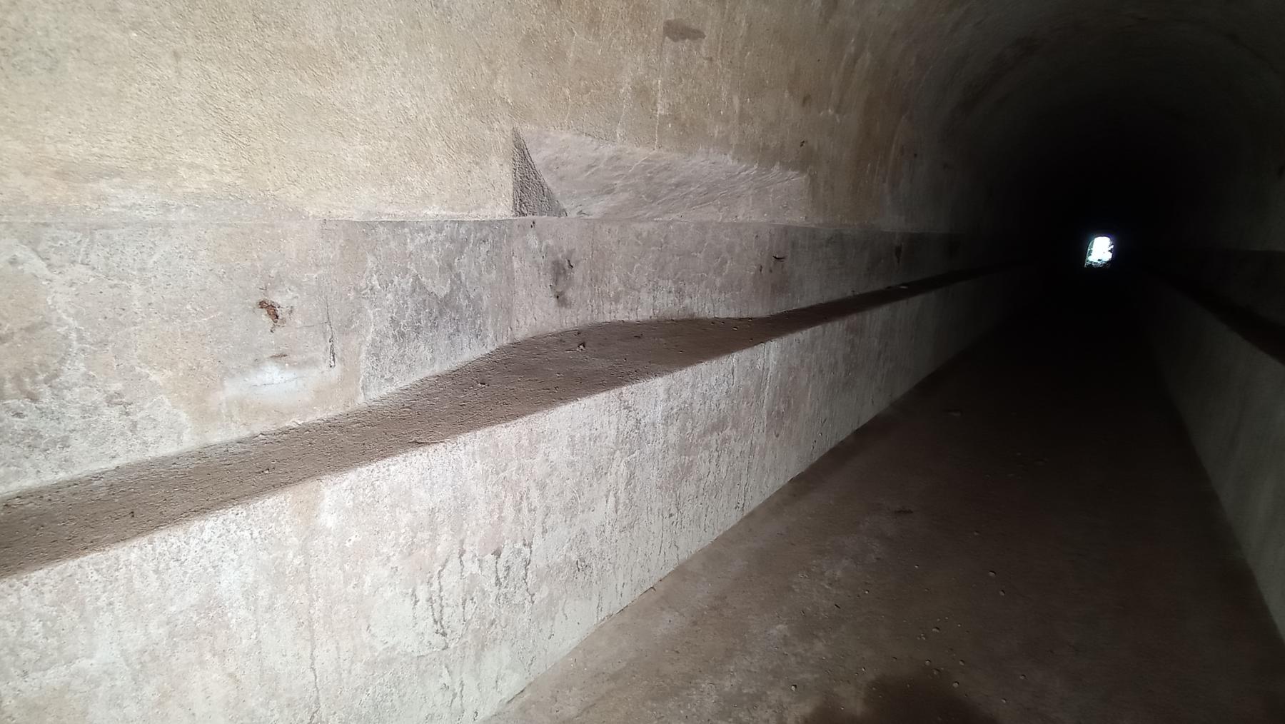 Ligne Maginot - FROHMUHL (PC DU QUARTIER KAPELLENHOF - II/153° RIF) - (Abri) - Réservation pour manchons de câbles dans l'égout - Baptiste Gaudin