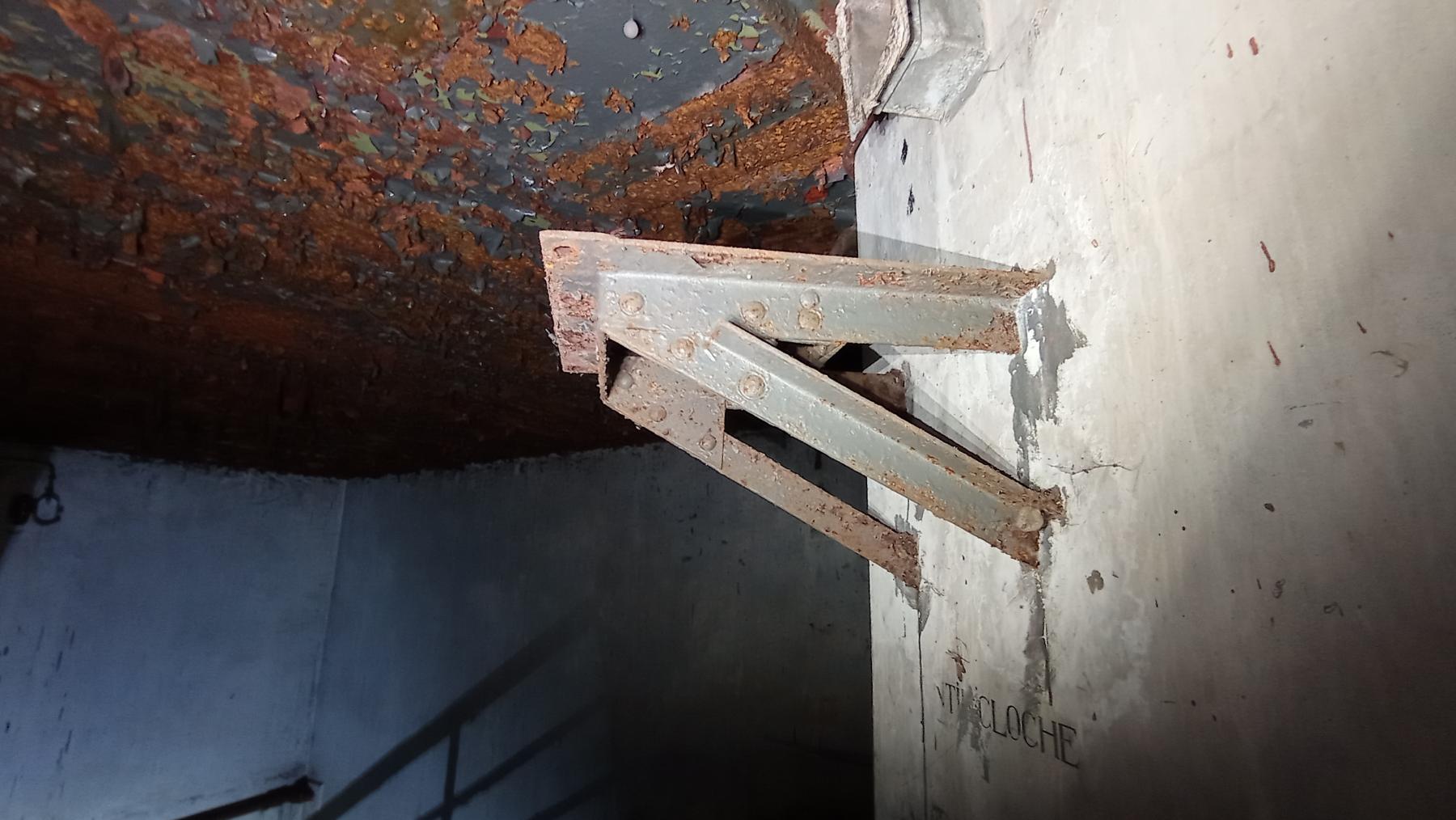 Ligne Maginot - FROHMUHL (PC DU QUARTIER KAPELLENHOF - II/153° RIF) - (Abri) - Support de la ventilation de la cloche GFM. - Baptiste Gaudin