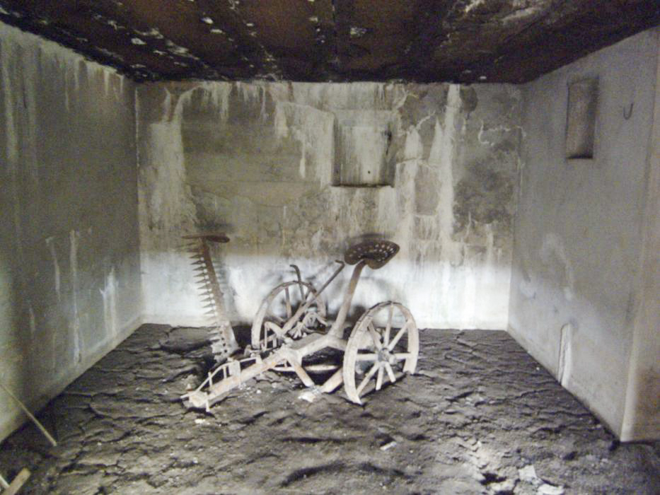 Ligne Maginot - RUTSCHENBERG ( Casemate d'infanterie ) - L'intérieur de la casemate est vide de tout équipement - GLÜCKSJÄGER GJ13