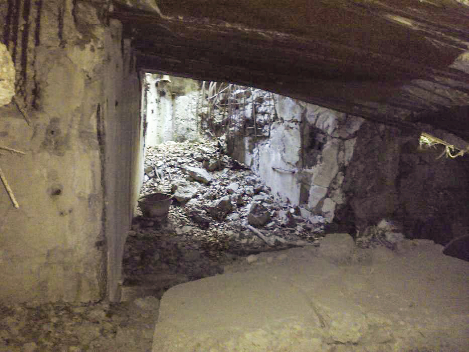 Ligne Maginot - SCHMELTZBACH EST - (Casemate d'infanterie - Double) - Accès à la cloche GFM Est - donceuh