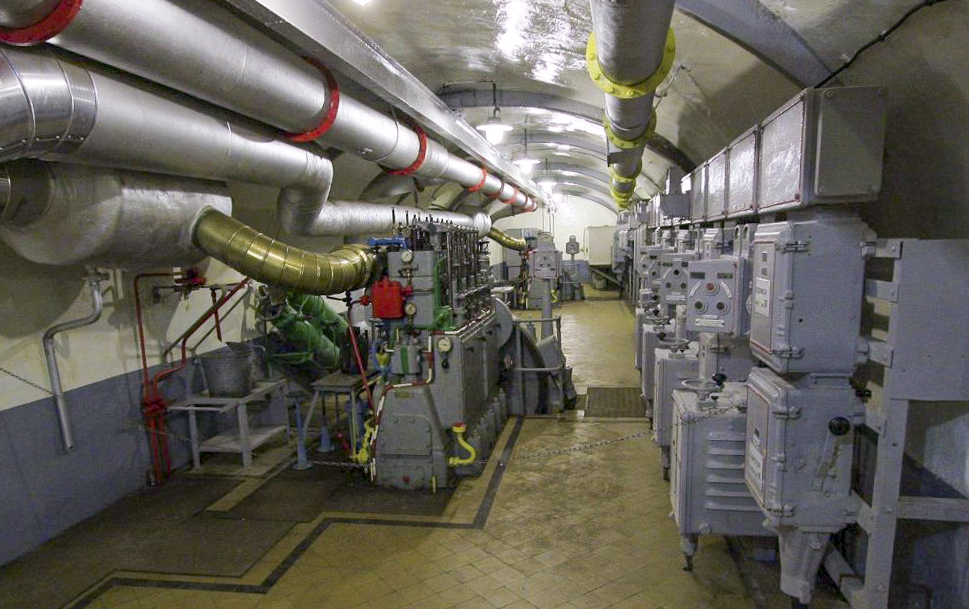 Ligne Maginot - SCHOENENBOURG - (Ouvrage d'artillerie) - L'usine électrique
Groupe électrogène à moteur SULZER - GRAMI