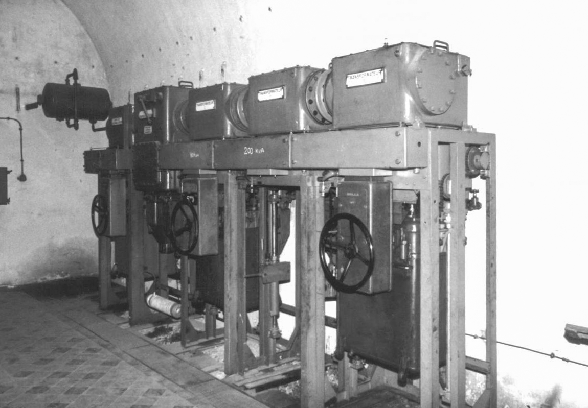 Ligne Maginot - SCHOENENBOURG - (Ouvrage d'artillerie) - L'arrivée électrique haute tension depuis Haguenau et les cellules de protection des transformateurs HT-BT alimentant l'ouvrage en temps de paix - Inconnu