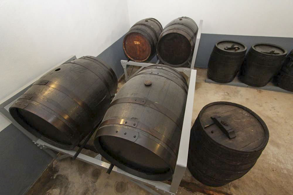 Ligne Maginot - SCHOENENBOURG - (Ouvrage d'artillerie) - Le stock de vin - GRAMI