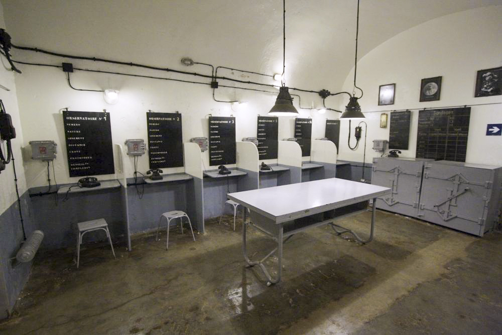 Ligne Maginot - SCHOENENBOURG - (Ouvrage d'artillerie) - Le PC de l'ouvrage
Reconstitution  - GRAMI