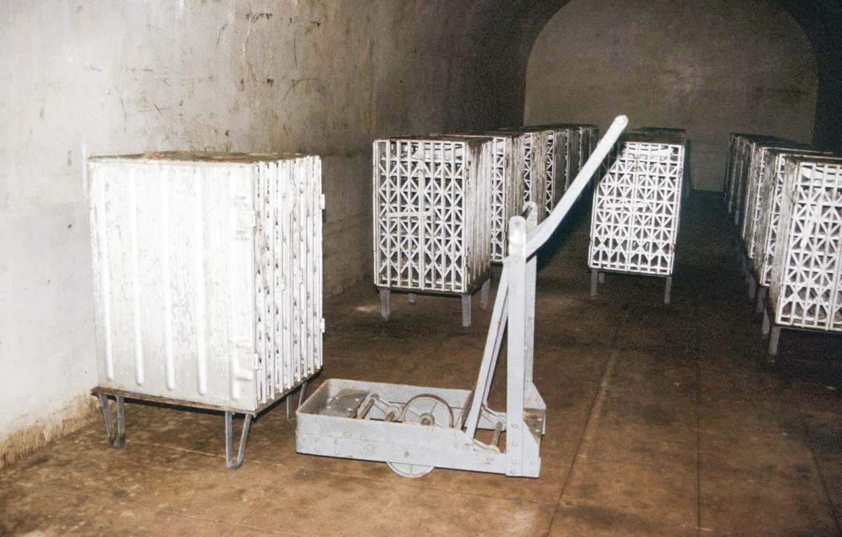 Ligne Maginot - MONTE GROSSO (MG) - E02 - (Ouvrage d'artillerie) - Bloc 3
Sous-sol du bloc, magasin de munitions - Libor Kuta