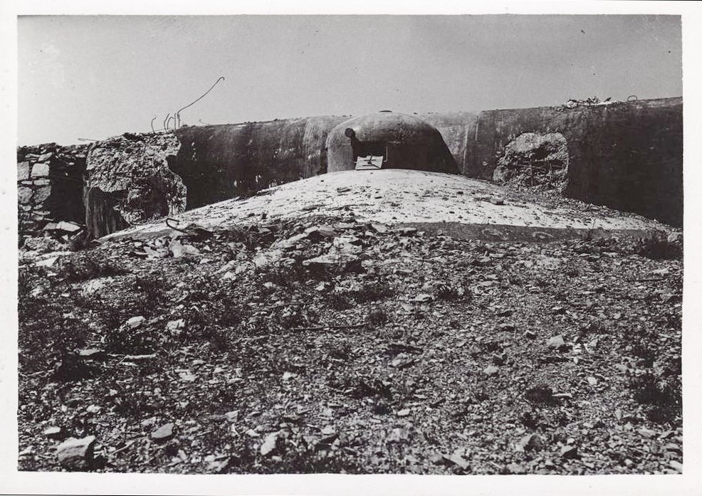 Ligne Maginot - MONTE GROSSO (MG) - E02 - (Ouvrage d'artillerie) - La cloche GFM du bloc 5 après les combats. - Inconnu