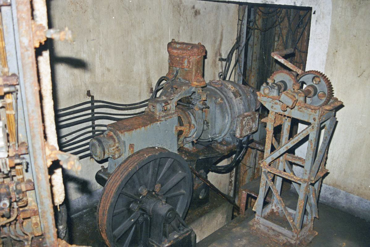 Ligne Maginot - MONTE GROSSO (MG) - E02 - (Ouvrage d'artillerie) - Bloc 4
Machinerie du monte-charge - Michal Prasil