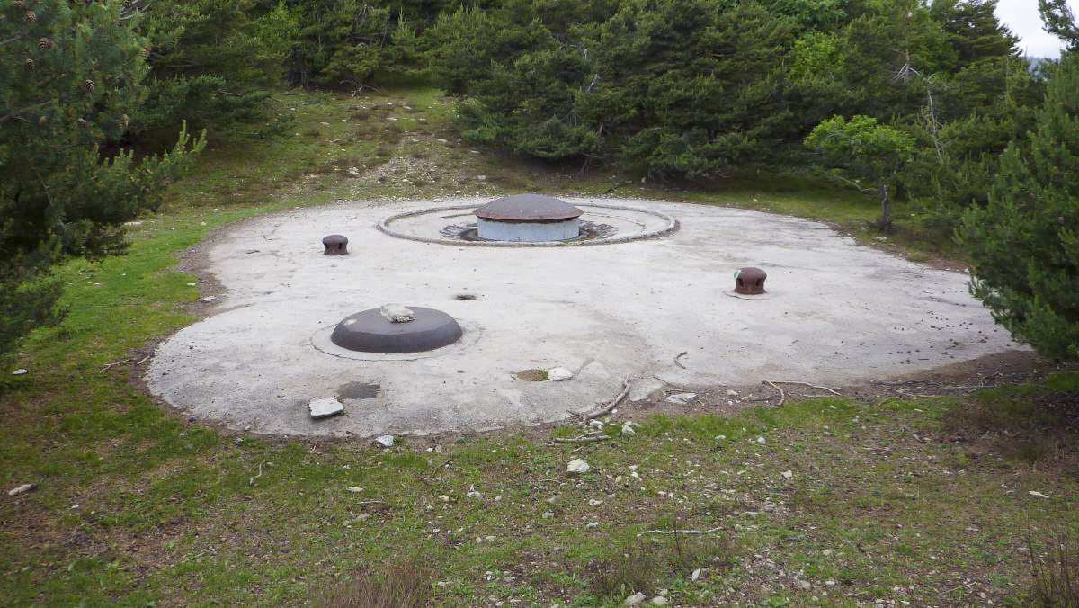 Ligne Maginot - MONTE GROSSO (MG) - E02 - (Ouvrage d'artillerie) - Le bloc 6
Tourelle de 135 - ELLENA-CUNY