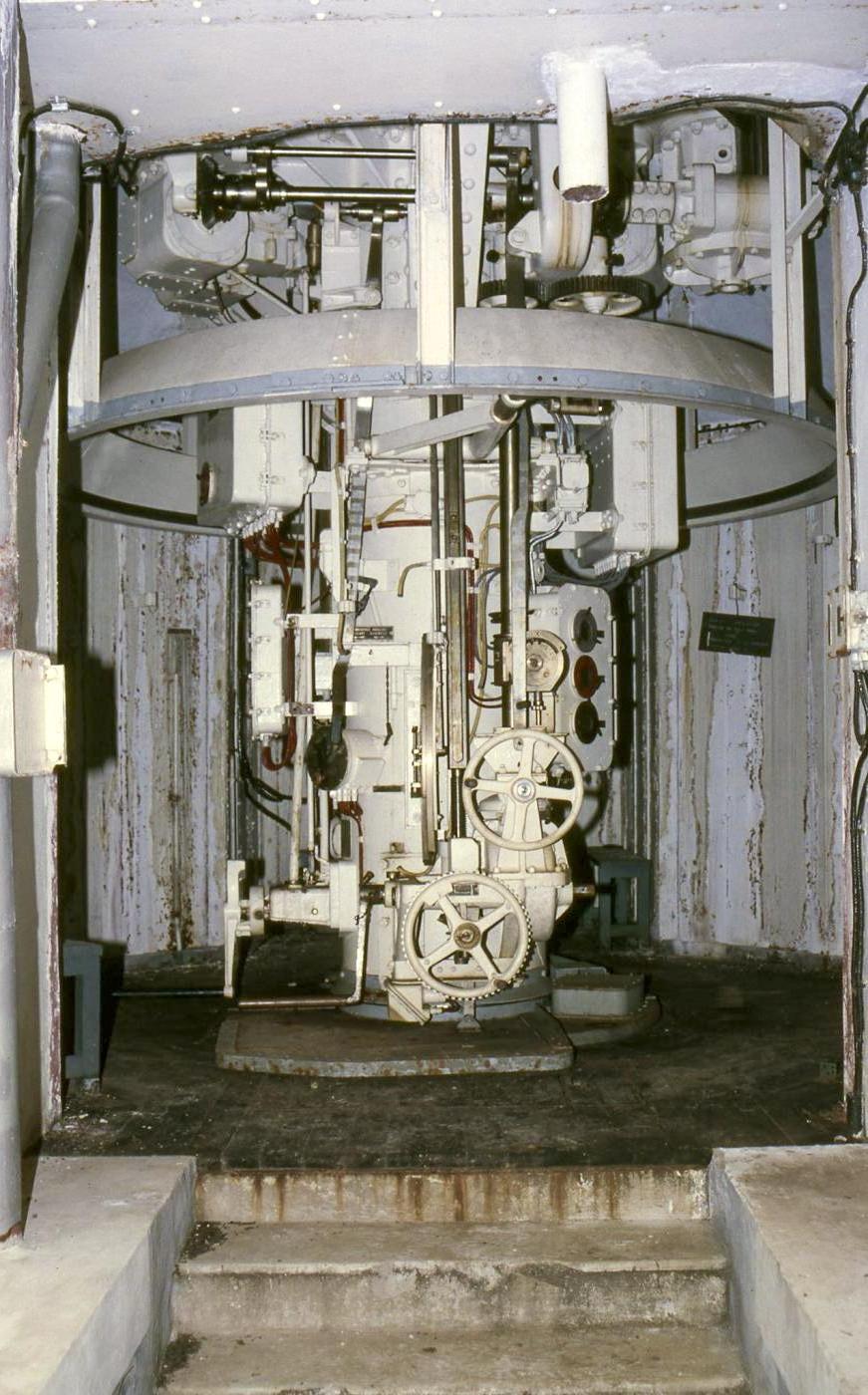 Ligne Maginot - MONTE GROSSO (MG) - E02 - (Ouvrage d'artillerie) - Bloc 6
Tourelle de 135 - KEMMEL Dominique