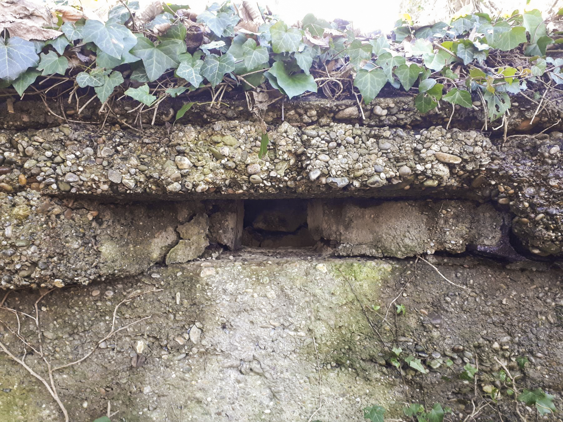 Ligne Maginot - WALDHOF CENTRE - (Blockhaus pour arme infanterie) - Détail du créneau droit - G.Fuchs