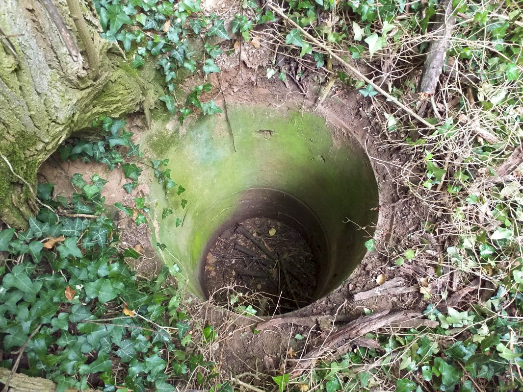 Ligne Maginot - BOIS DE HOFFEN - (Casernement) - Puits ou égout - Gregory Fuchs