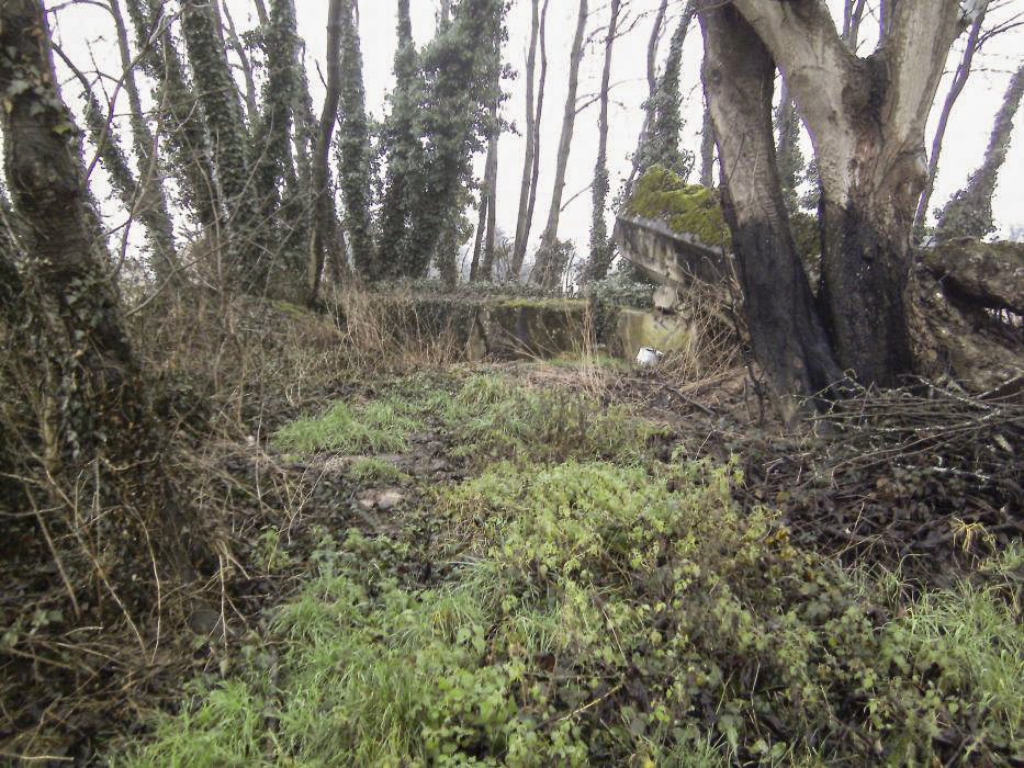 Ligne Maginot - EBENUNG ( Blockhaus pour arme infanterie ) - Vue sur les ruines - GLÜCKSJÄGER GJ13